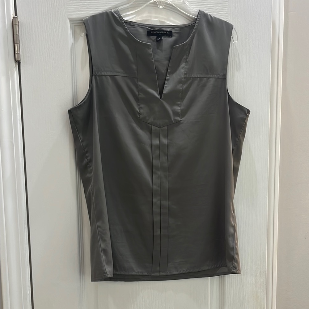 Banana Republic Cool Olive Sleeveless Blouse
